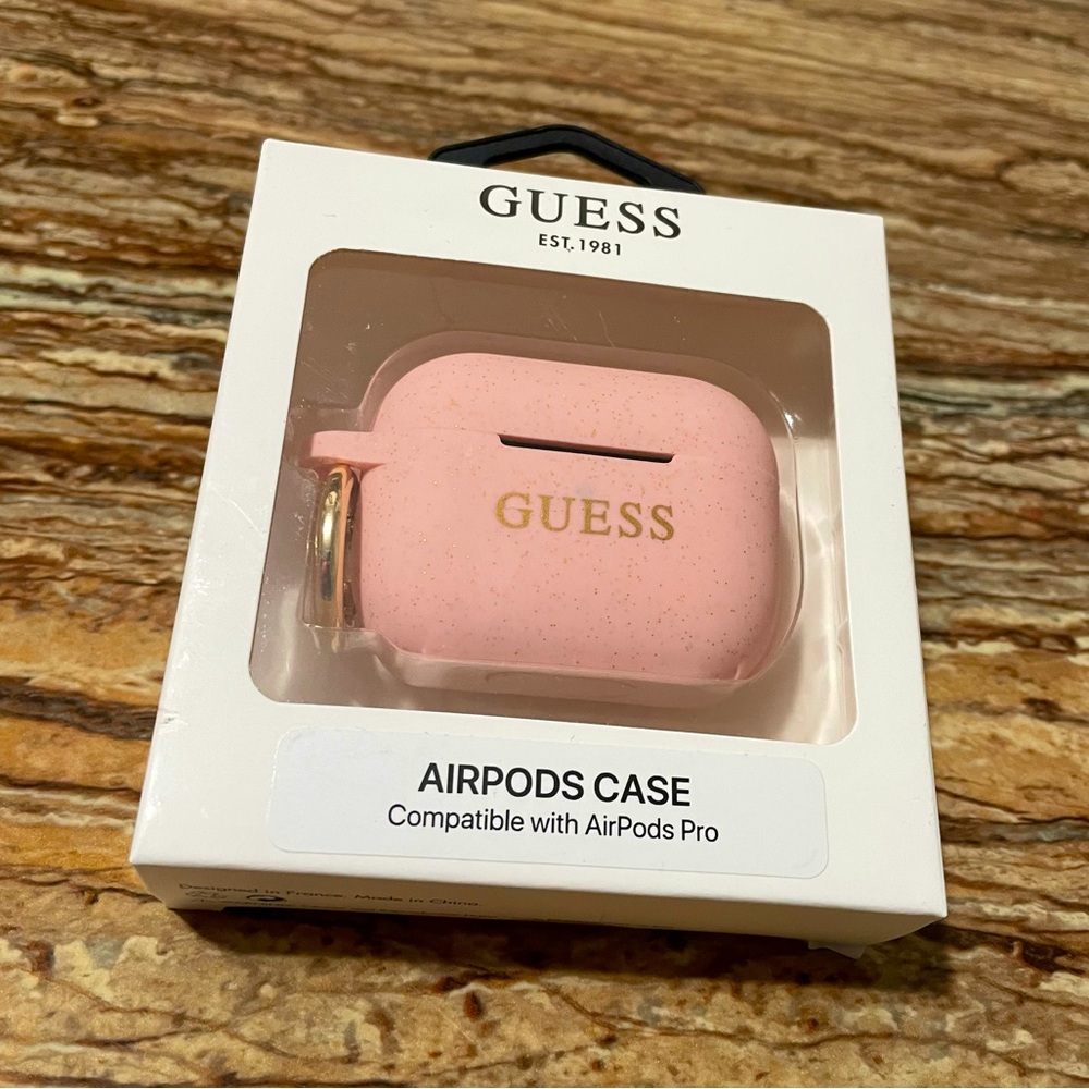 Guess - Picture 7 of 8